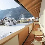 In Aschau Near Hochzillertal Slopes Appartement *